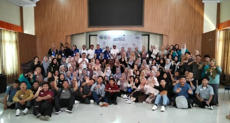 100 Mahasiswa UMMA Maros Belajar Kebal Hoaks di Sekolah