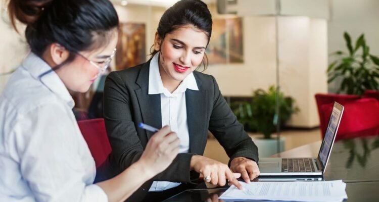 Trik Menulis CV Kreatif agar Dilirik HRD: Contoh dan Tips Desainnya