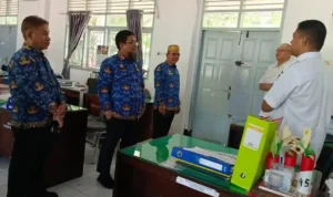 Didampingi Kabid SMA, Kadisdik Sulsel Pantau Beberapa SMA di Makassar Pasca Libur