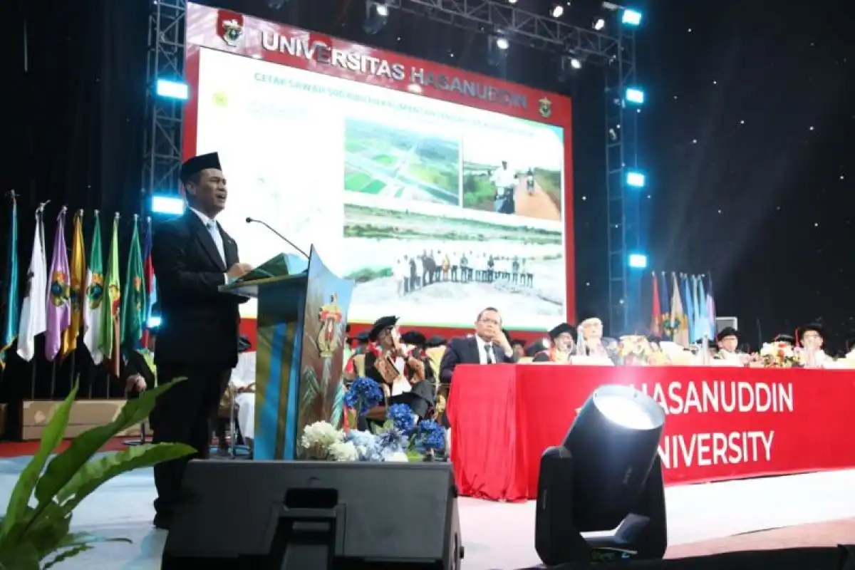 Ini Pesan Inspiratif Rektor dan Mentan Saat Wisuda 2.641 Mahasiswa Unhas