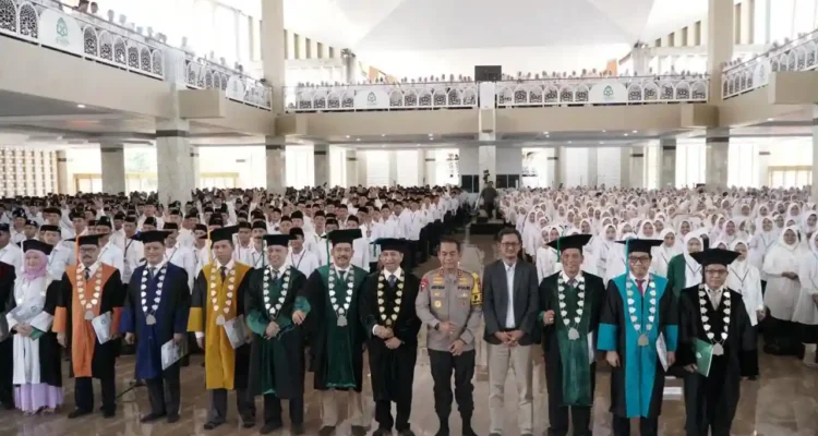 5.612 Maba UIN Alauddin Makassar Ikuti PBAK di Masjid Agung Sultan Alauddin