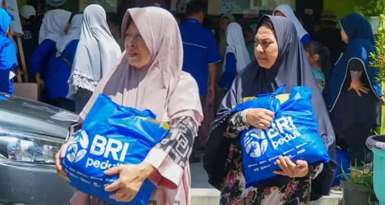 BRI Group Salurkan Ribuan Paket Sembako ke Masyarakat, Wujud Kepedulian yang Konsisten