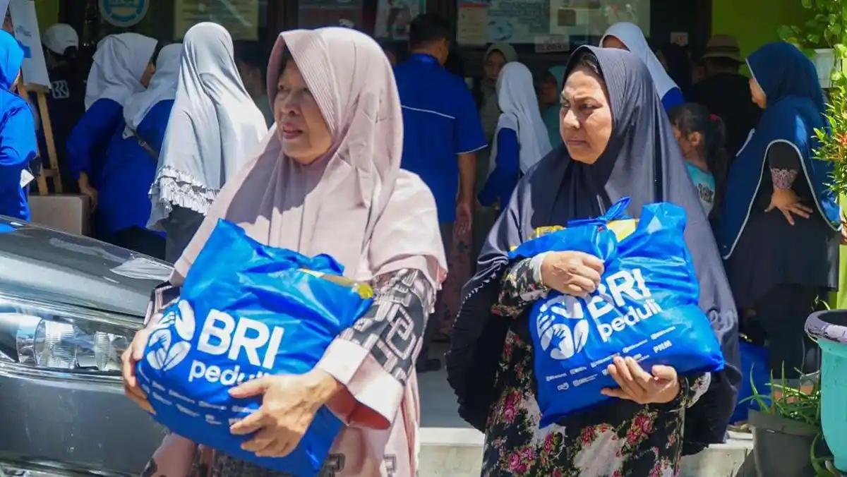 BRI Group Salurkan Ribuan Paket Sembako ke Masyarakat, Wujud Kepedulian yang Konsisten