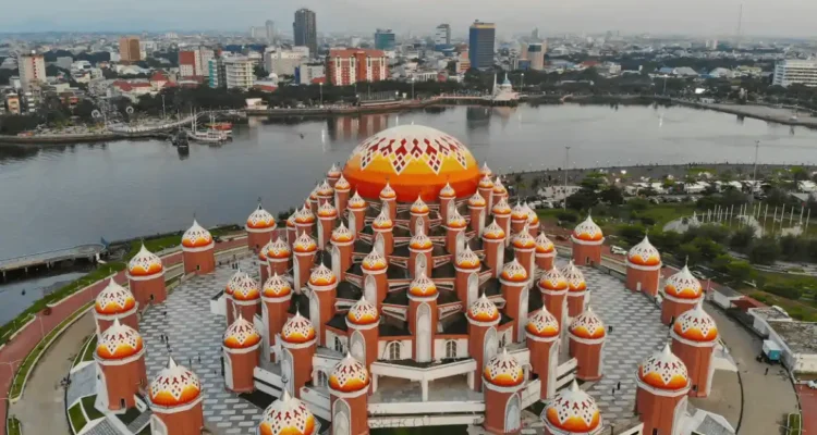 Masjid 99 Kubah, Pesona Arsitektur Islam di Pesisir Makassar