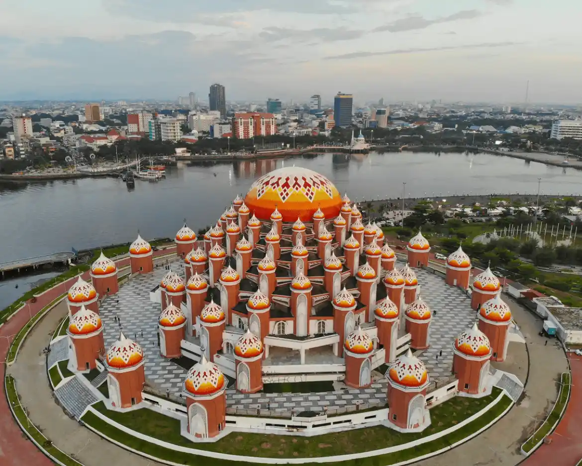 Masjid 99 Kubah, Pesona Arsitektur Islam di Pesisir Makassar