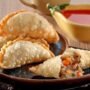 Jalangkote Makassar, Gurih Kulit Renyah dengan Saus Pedas Asam yang Khas