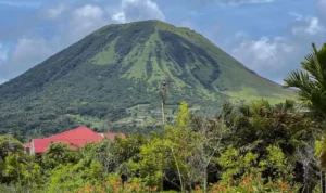 Gunung Lokon Tetap Aktif, Kawah Tompaluan Jadi Pusat Perhatian di Tomohon_11zon Gunung Lokon Tetap Aktif, Kawah Tompaluan Jadi Pusat Perhatian di Tomohon